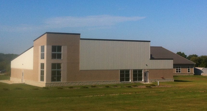 Exterior of Lakeland Community Church in Lake Geneva, Wisconsin