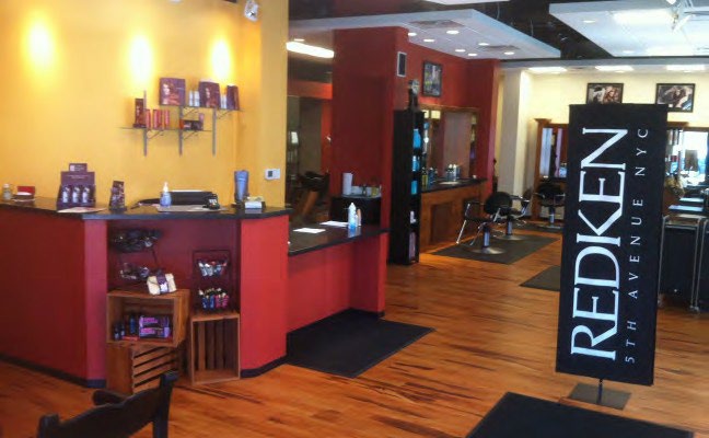 Interior of Salon Te Elle Ce in McHenry, Illinois