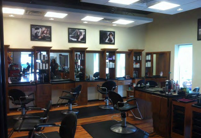 Interior of Salon Te Elle Ce in McHenry, Illinois